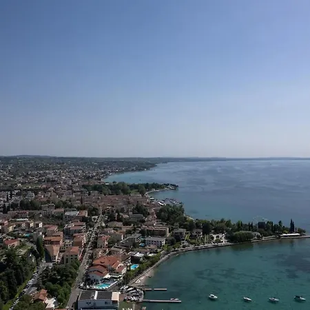 Idyllische Mit Garten Und Pool