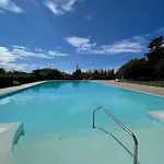 Idyllische Wohnung Mit Garten Und Grossen Gemeinschaftspool Bardolino