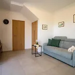 Appartement Idyllische Mit Garten Und Grossen Gemeinschaftspool