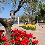 Daire Idyllische Mit Garten Und Grossen Gemeinschaftspool