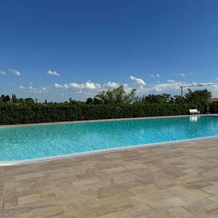 Idyllische Ferienwohnung Mit Garten & Poolbereich *