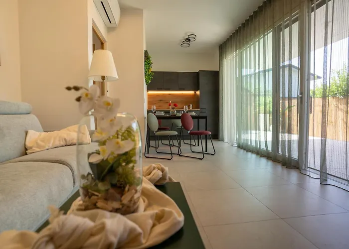 Idyllische Mit Garten Und Pool Apartment Bardolino